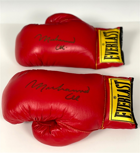 A Pair of Muhammad Ali Signed Everlast Boxing Gloves (2) In Original Everlast Box