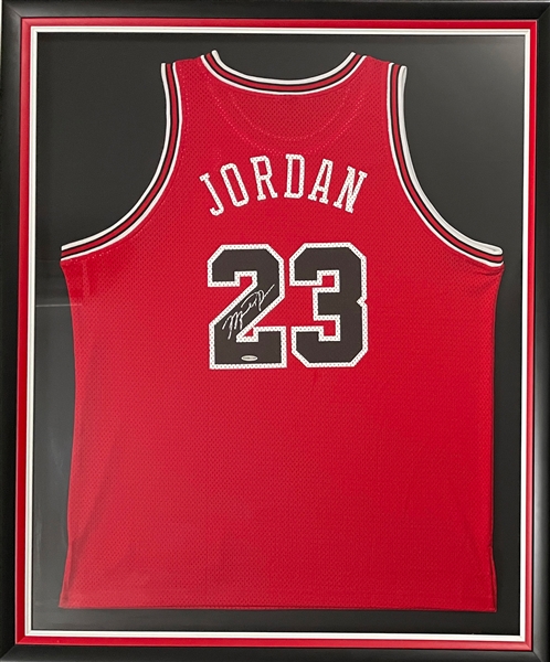 Michael Jordan Signed Chicago Bulls Jersey in Framed Display – Upper Deck Authenticated
