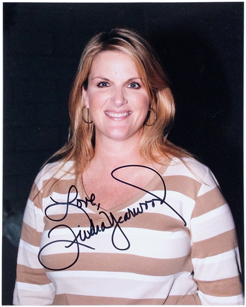 Trisha Yearwood Signed 8 x 10 Photo – Country Music Star (BAS)