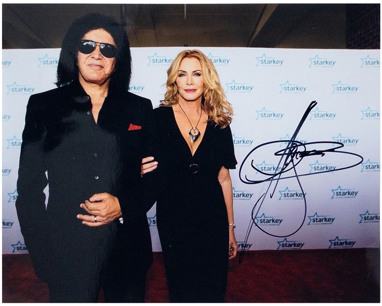 Gene Simmons Signed 8 x 10 Photo – KISS – (BAS)