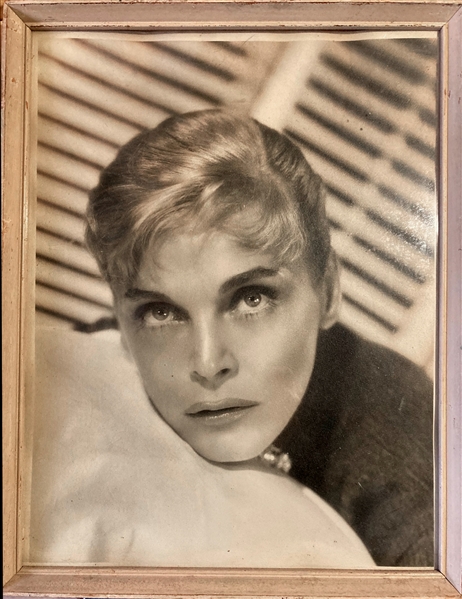 1950s Glamour Shot of Elvis Presleys <em>Loving You</em> Co-Star Lizbeth Scott Plus Trude Forsher Steno Pad with Letter to Scott