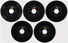Set of al Five 1950s Elvis Presley RCA Victor 45 RPM Releases of His Sun Singles – Incl. Dec. 1955 “Mystery Train” (5)