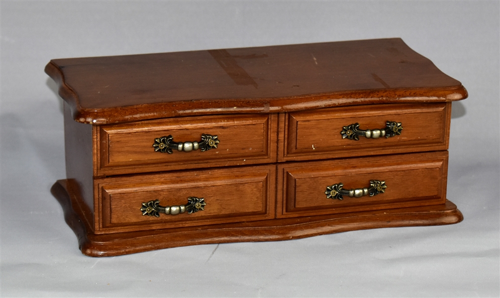 Elvis Presley Owned Jewelry Box Gifted to His Grandmother Minnie Mae– From the Collection of Graceland Cook Nancy Rooks