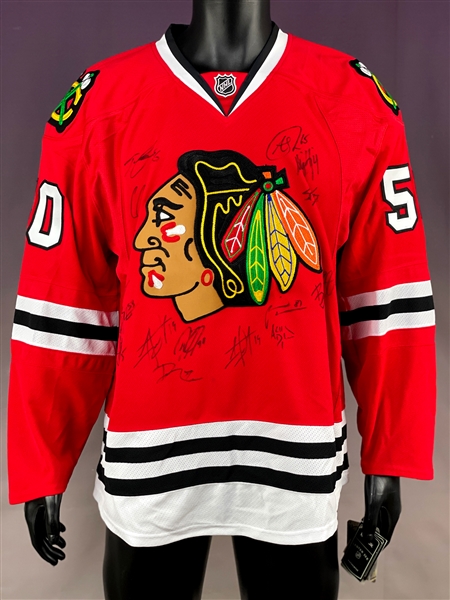 2015-2016 Chicago Blackhawks “Crawford” Team Signed Sweater Incl. Jonathan Toews and Marián Hossa (BAS)