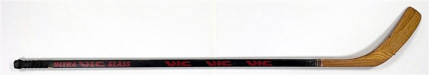 Bob Murray 1985-1986 Chicago Blackhawks Team Signed Game Used Victoriaville Ultravic Hockey Stick (BAS)