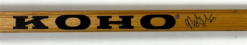 Jacques Cloutier 1989-90 Chicago Blackhawks Team Signed Game Used KOHO Goalie Stick Signed by 21 (BAS)