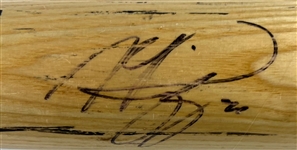 Mike Piazza Los Angeles Dodgers Signed 1996-98 Mizuno Game Used Bat Acquired by Teammate Juan Castro (Beckett Authentic)