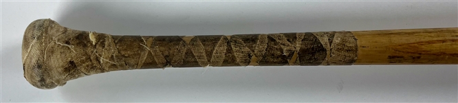 Barry Larkin Cincinnati Reds 2000-2001 Louisville Slugger Game Used Bat Acquired by Teammate Juan Castro